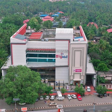 Hotel Bigmall Residency Kannangad Exterior foto