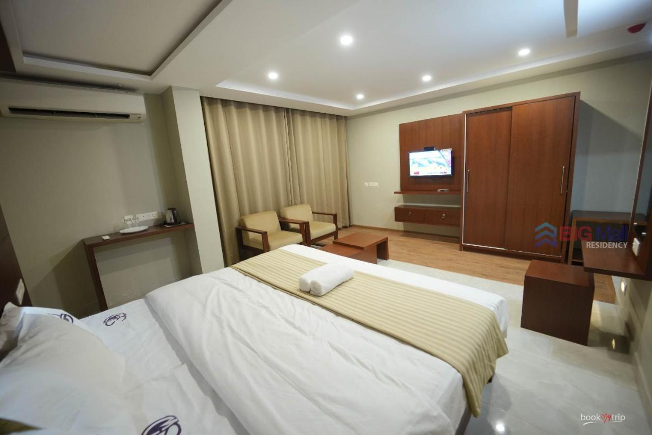 Hotel Bigmall Residency Kannangad Exterior foto
