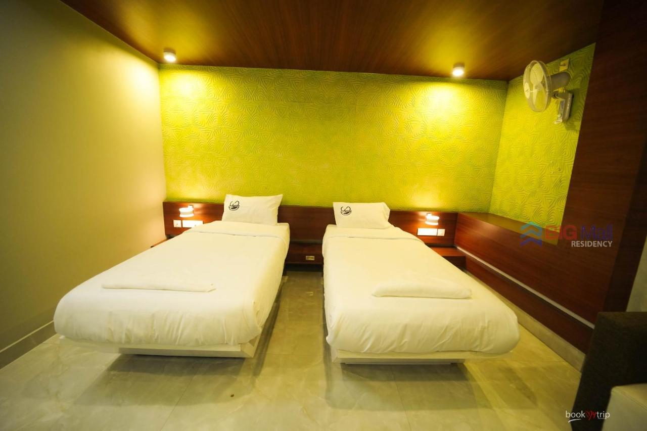 Hotel Bigmall Residency Kannangad Exterior foto